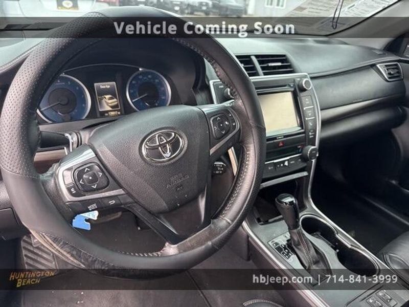 2017 Toyota Camry XLEImage 9