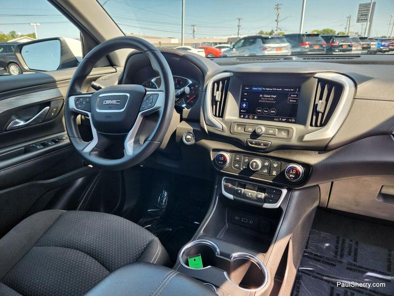 Used 2023 GMC Terrain SLE