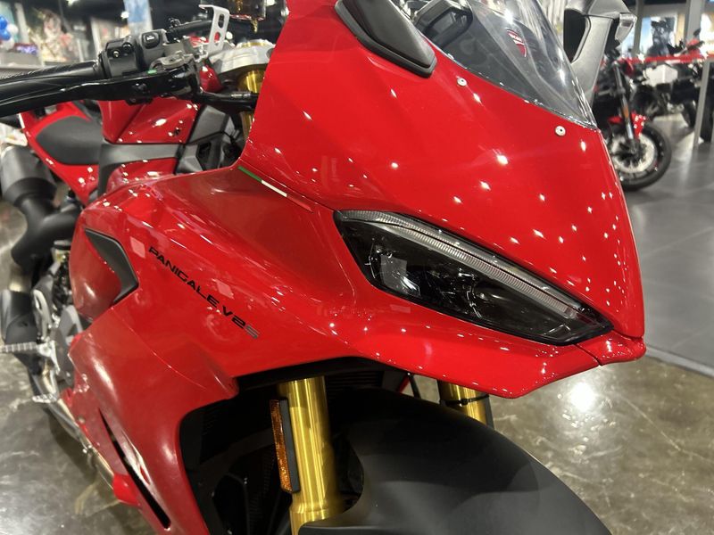 New 2026 Ducati PANIGALE V2 S 896 Image 24