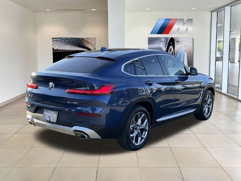 2022 BMW X4 xDrive30iImage 10