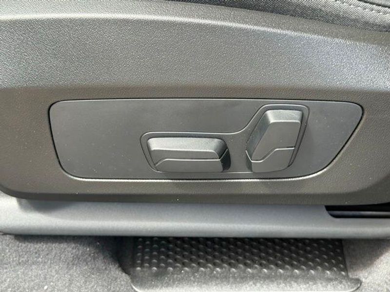 New 2026 BMW X1 xDrive28iImage 18