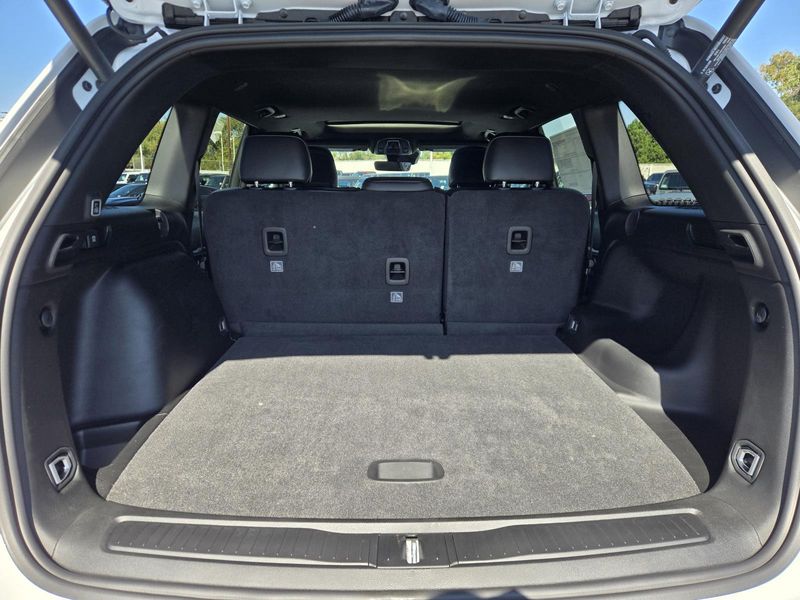 New 2026 Jeep Grand Cherokee Laredo Altitude 4x4