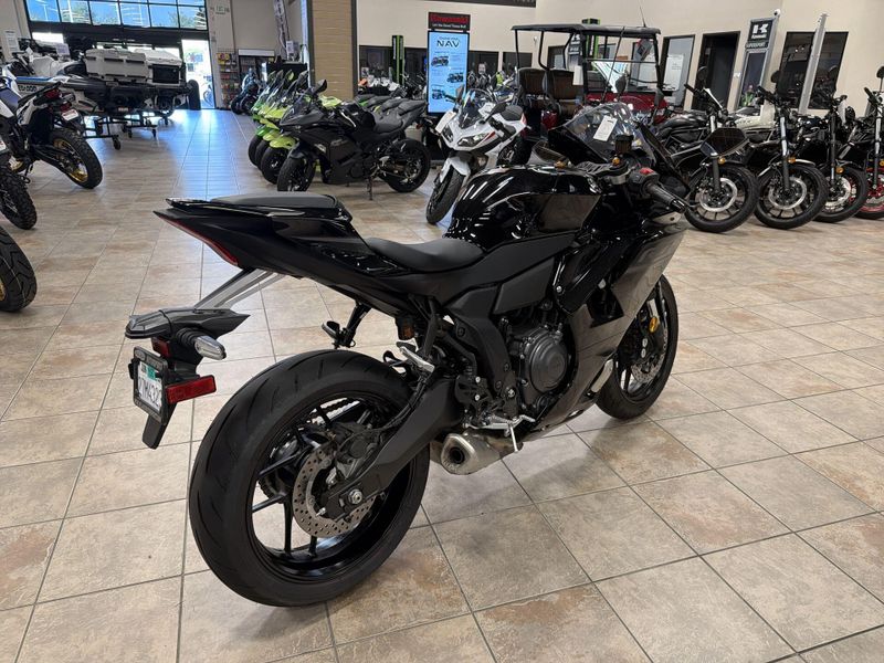 Used 2026 Yamaha YZF-R7 CA Image 17