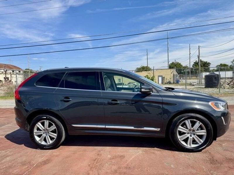 Used 2016 Volvo XC60 T6 Drive-EImage 4