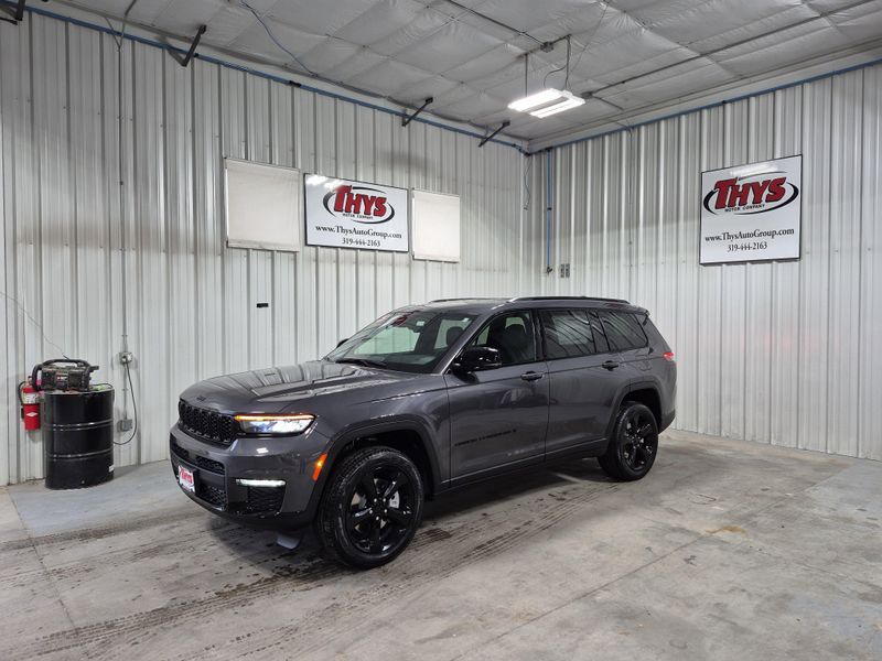 New 2025 Jeep Grand Cherokee L Limited 4x4Image 24