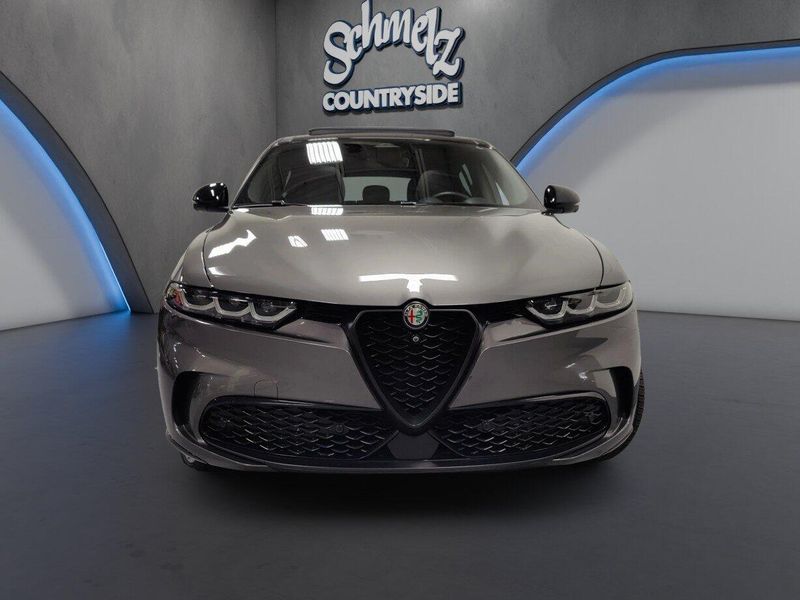 Used 2025 Alfa Romeo Tonale Hybrid Veloce Premium EAWD w/Sunroof & ActivImage 3