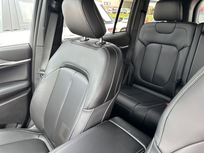 New 2025 Jeep Grand Cherokee Limited 4x4Image 29