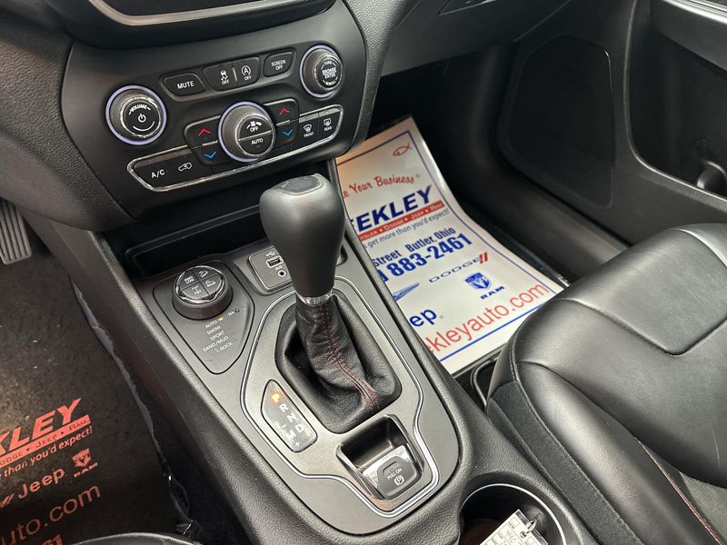 Used 2019 Jeep Cherokee TrailhawkImage 7