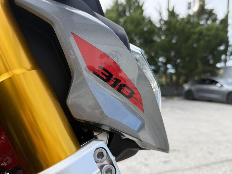 2025 BMW G 310 R