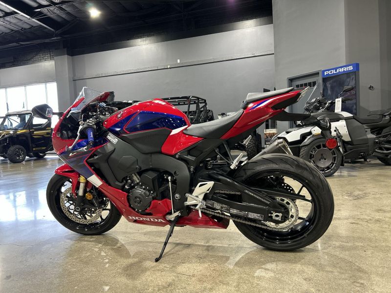 2024 Honda CBR1000RR  in a RED exterior color. Del Amo Motorsports of Redondo Beach (424) 390-7811 delamomotorsports.com 