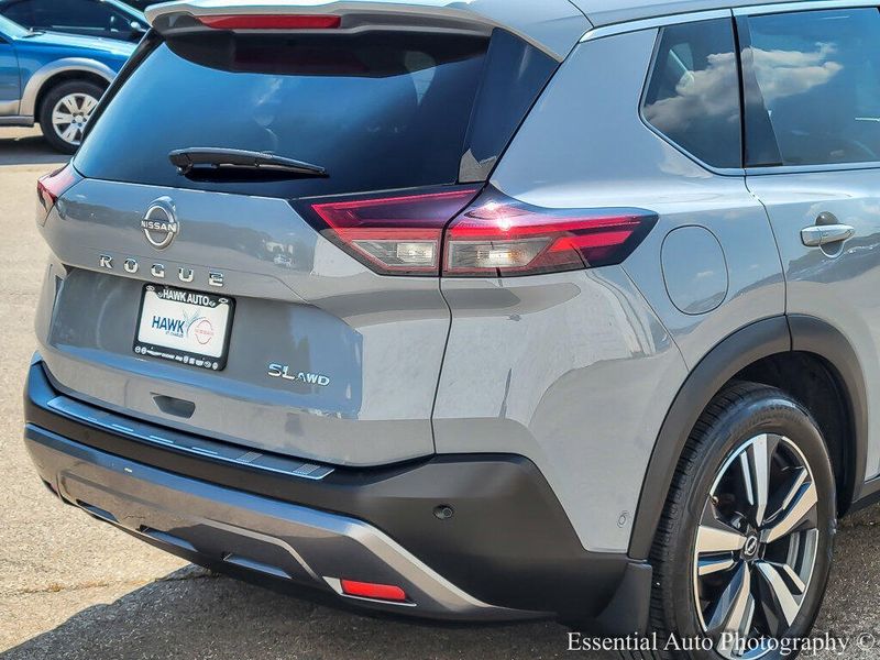 2023 Nissan Rogue SL photo 6