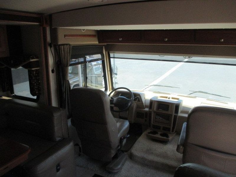 2014 Ford F-53 Motorhome Chassis Image 28