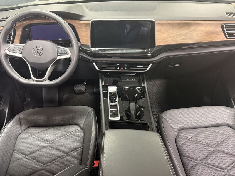Used 2025 Volkswagen Atlas SE AWD w/Technology & SunroofImage 20