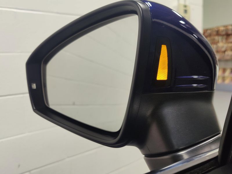 Used 2024 Volkswagen Tiguan AWD SEL R-Line w/Sunroof/NavImage 11