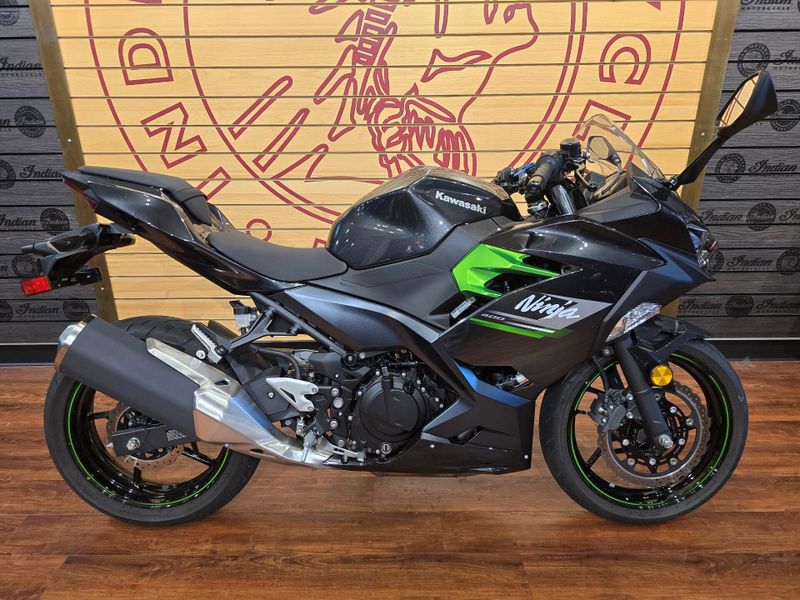 Used 2023 Kawasaki Ninja 400 Image 1