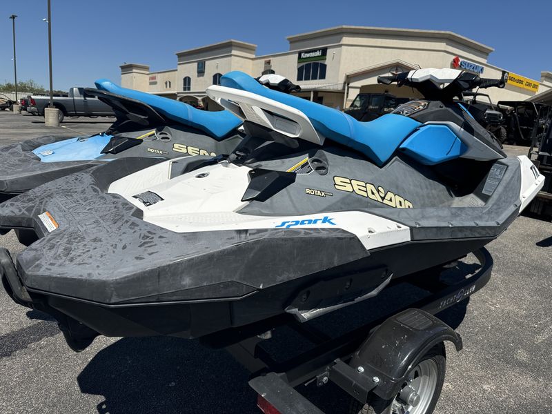 2019 SEADOO SPARK 3UP 900 HO BLUE WHITE Image 16