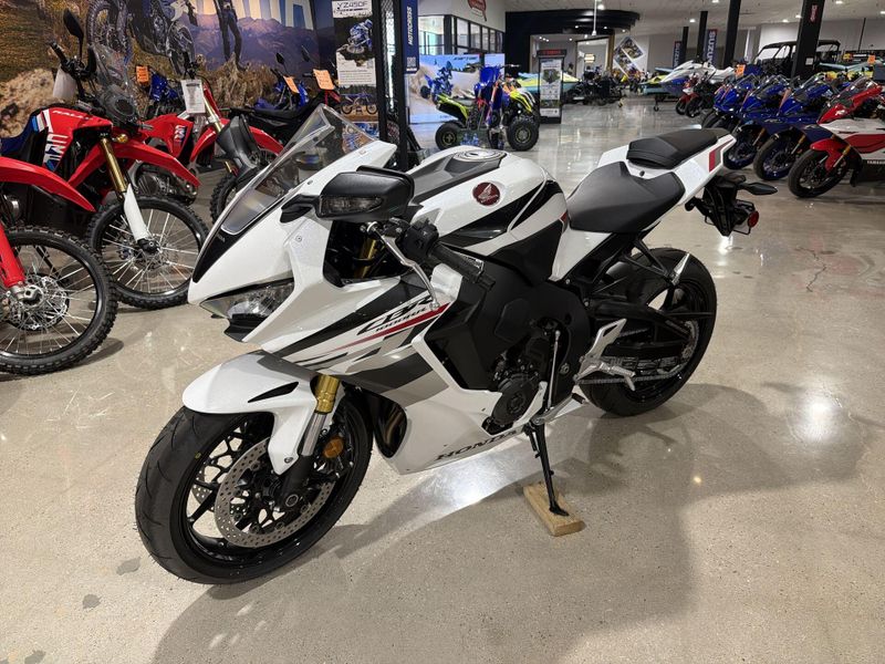 New 2026 Honda CBR1000RR Image 13