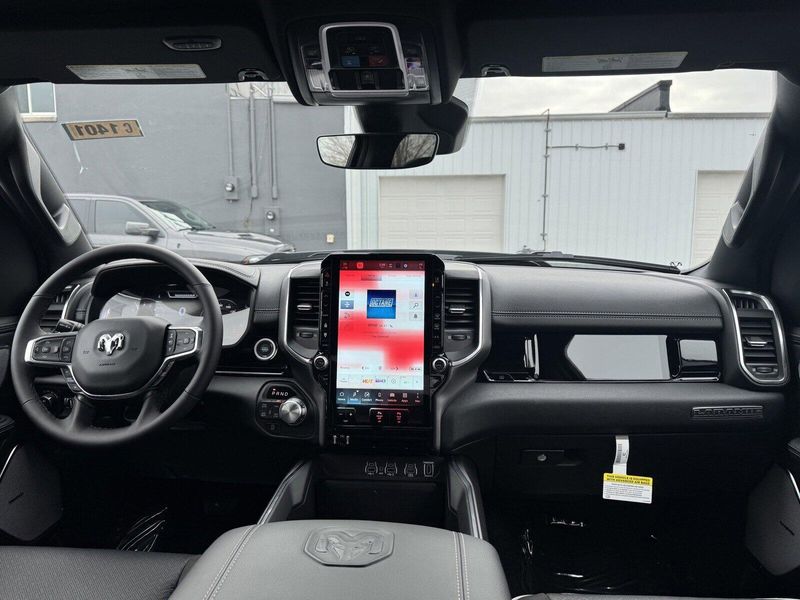 2025 RAM 1500 LaramieImage 13