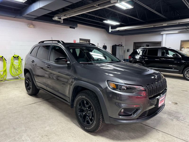 2022 Jeep Cherokee Latitude photo 2