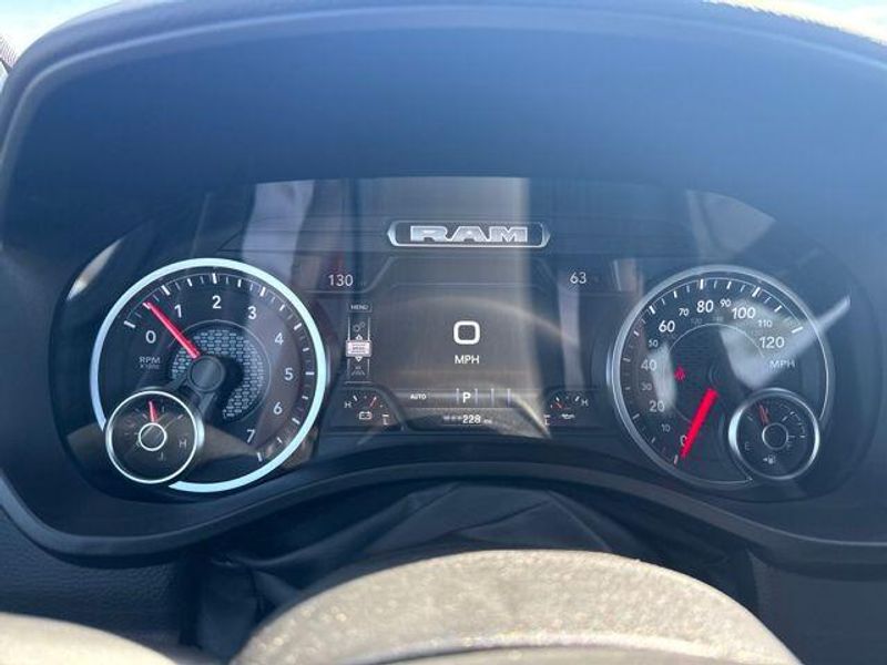 2025 RAM 1500 Big Horn Crew Cab 4x4 5'7' Box