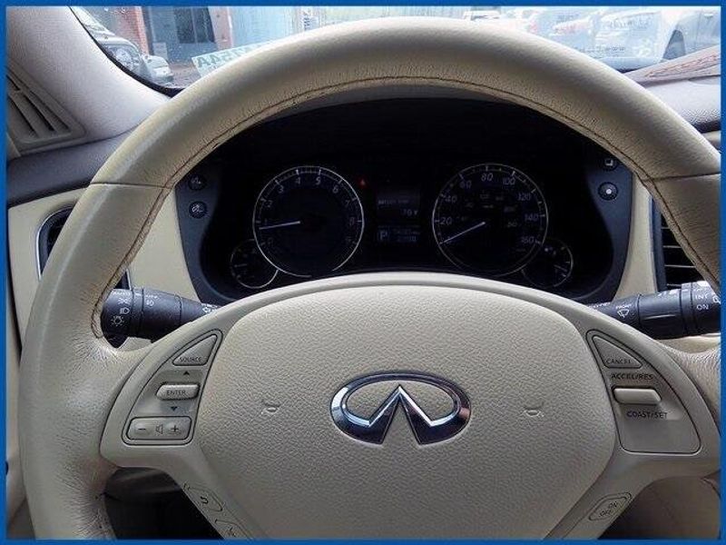 2015 INFINITI QX50 JourneyImage 15
