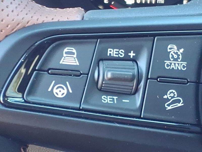 New 2025 Alfa Romeo Stelvio IntensaImage 19