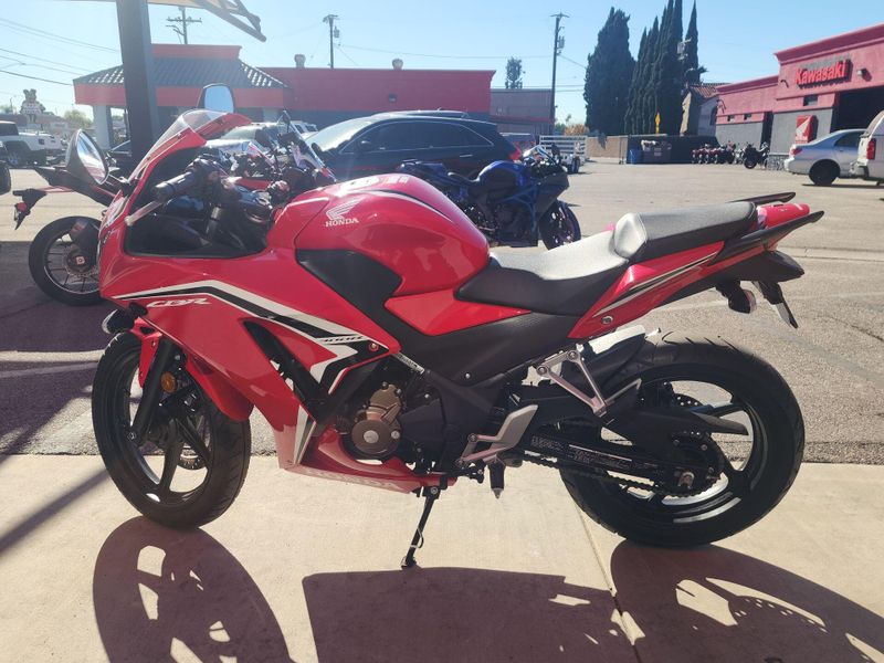 Used 2022 Honda CBR300R Image 16