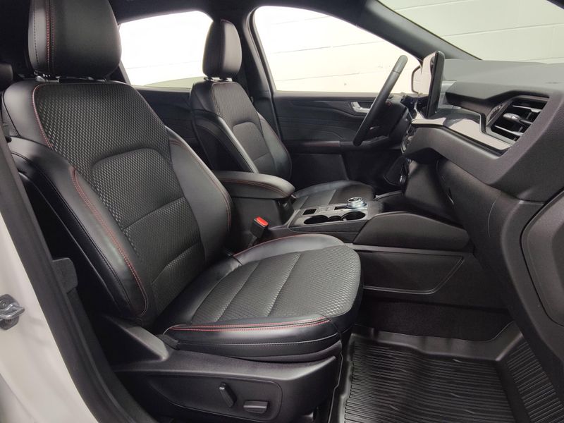 Used 2024 Ford Escape ST-Line Select AWD w/Tech #2 PkgImage 6