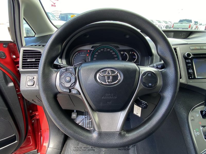 2013 Toyota Venza LEImage 26