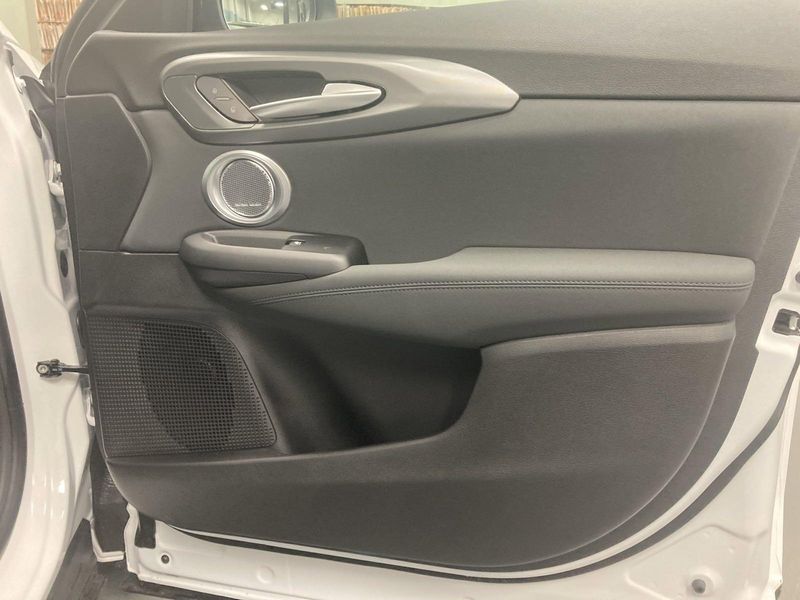 New 2024 Alfa Romeo Tonale Ti EawdImage 12