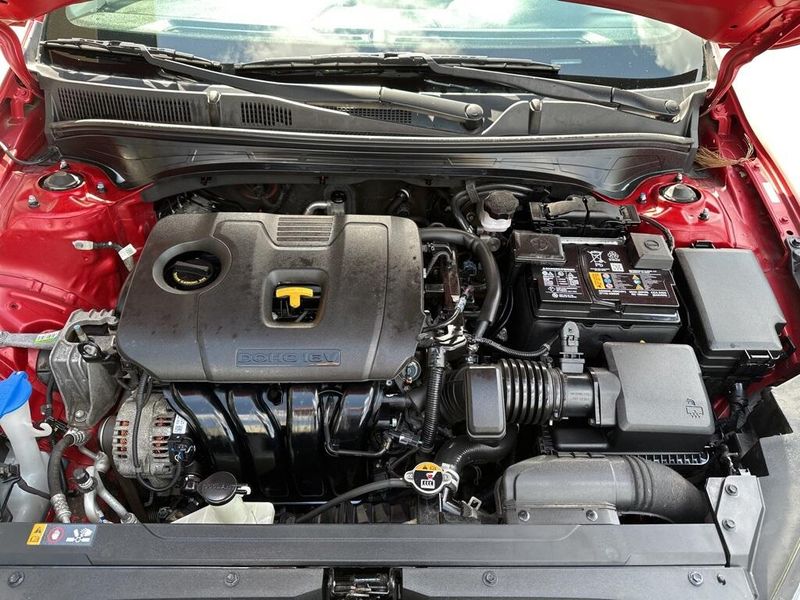 2022 Kia Forte LXSImage 15