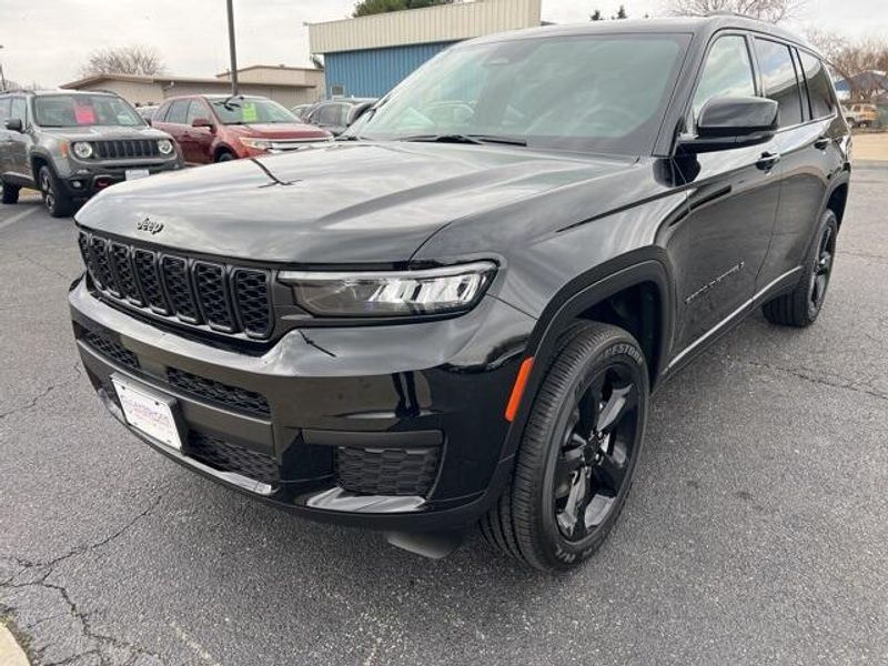 2025 Jeep Grand Cherokee L Altitude X 4x4Image 3