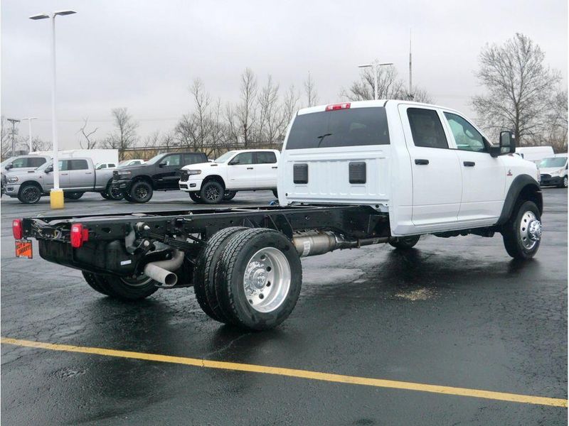 2024 RAM 5500 Tradesman Chassis Crew Cab 4x4 84