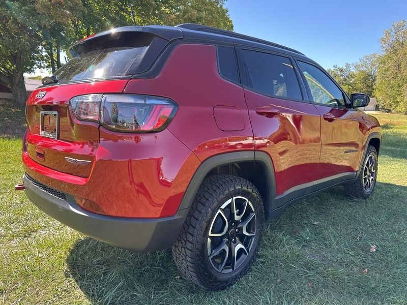 2026 Jeep Compass Trailhawk photo 3