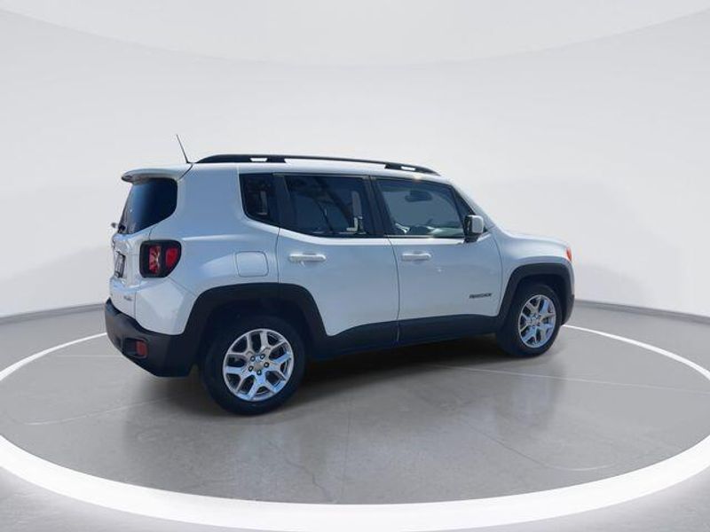 Used 2018 Jeep Renegade LatitudeImage 8