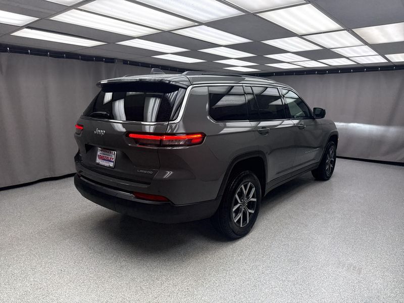 New 2027 Jeep Grand Cherokee L Laredo X 4x4Image 3