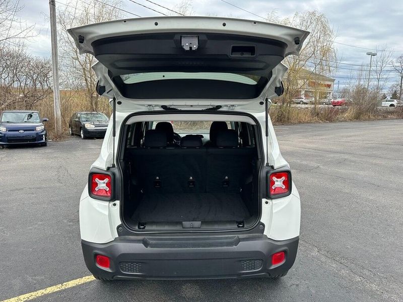 2022 Jeep Renegade LatitudeImage 16