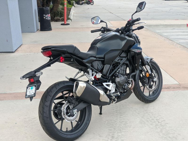 Used 2026 Honda CB300R ABS Image 17