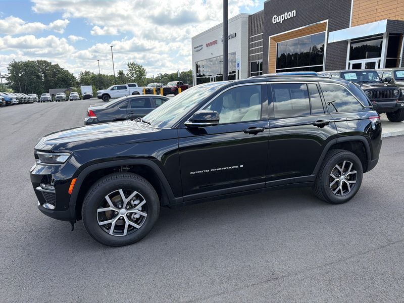 Used 2024 Jeep Grand Cherokee LimitedImage 18