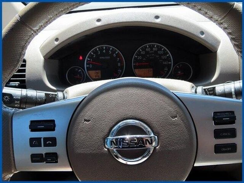 2016 Nissan Frontier SLImage 15
