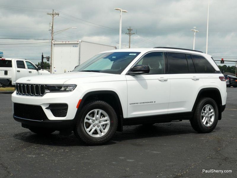 New 2025 Jeep Grand Cherokee Laredo 4x2Image 6