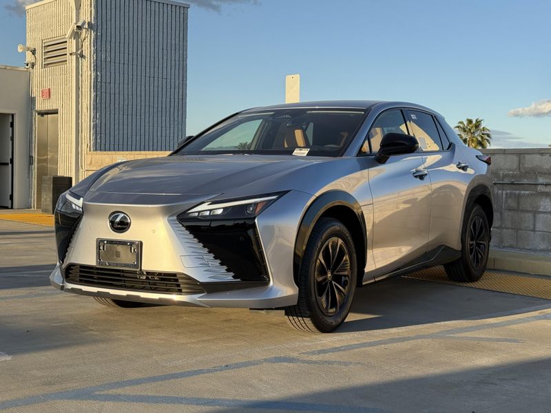 New 2026 Lexus RZ 350eImage 7