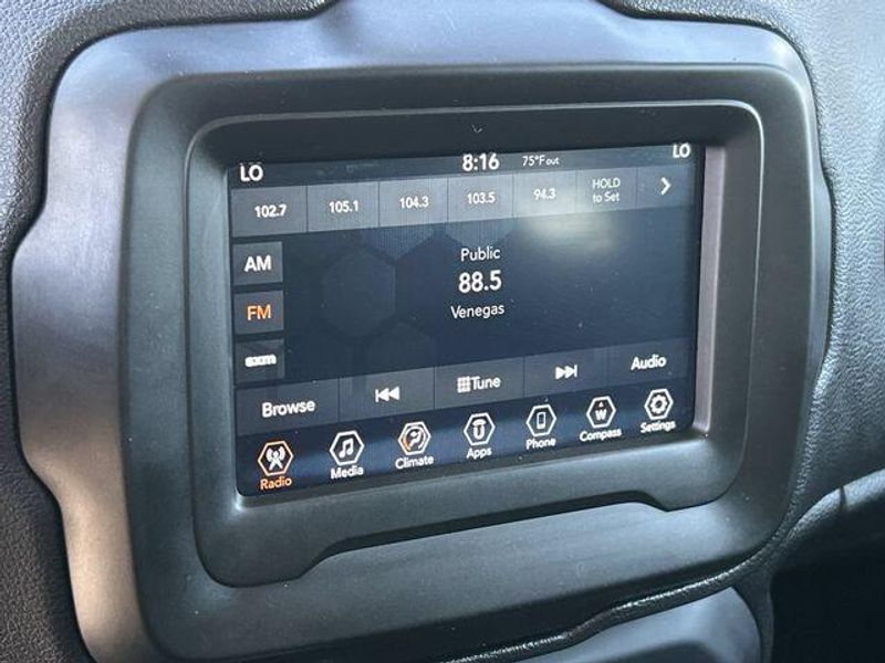 Used 2018 Jeep Renegade LatitudeImage 24
