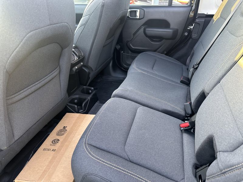 New 2025 Jeep Wrangler 4-door Sport SImage 21