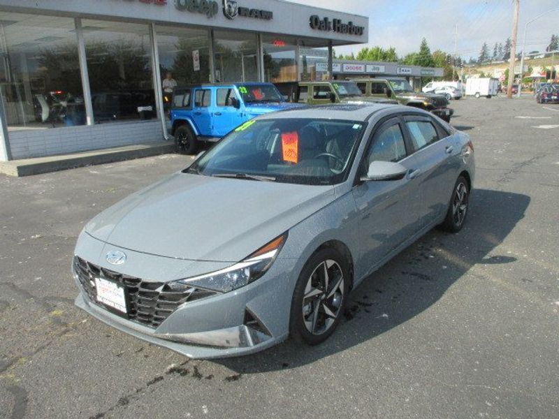 2021 Hyundai Elantra LimitedImage 2