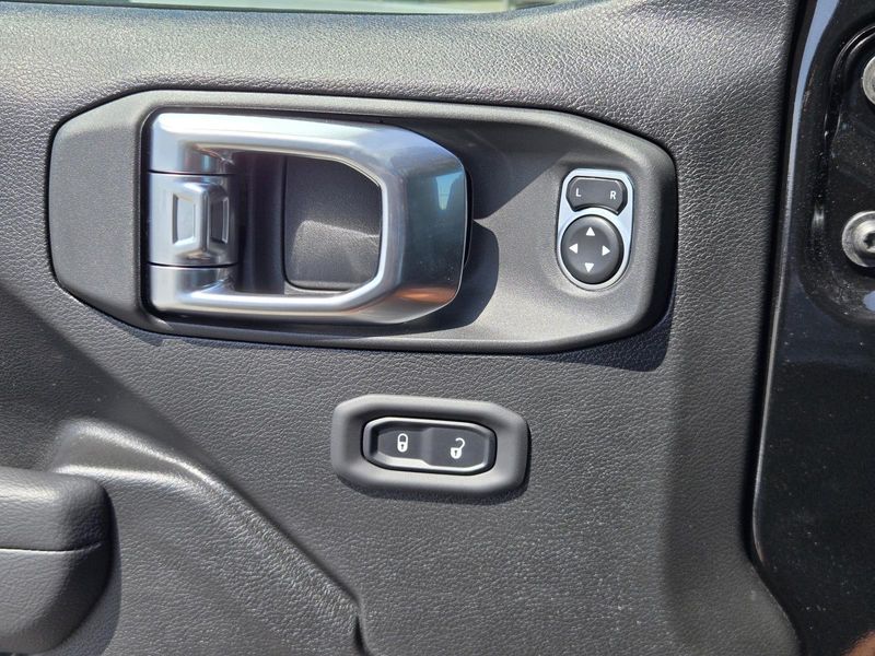 New 2026 Jeep Wrangler 4-door 85th Anniversary Edition