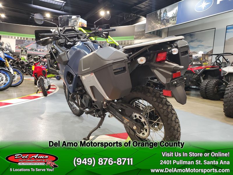 2024 Kawasaki KL650HRFAL-BU1  in a METALLIC MATTE TWILIGHT BLUE exterior color. Del Amo Motorsports of Orange County (949) 416-2102 delamomotorsports.com 