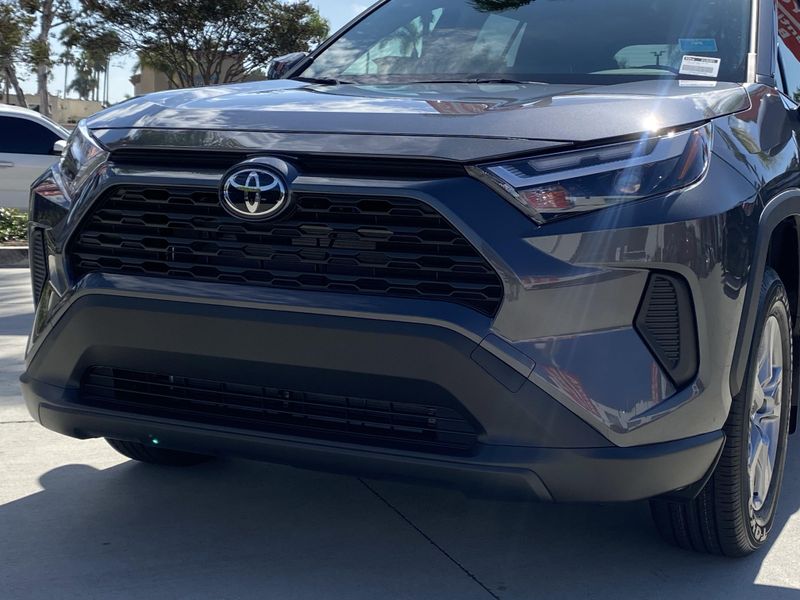 New 2025 Toyota RAV4 Hybrid XLEImage 7
