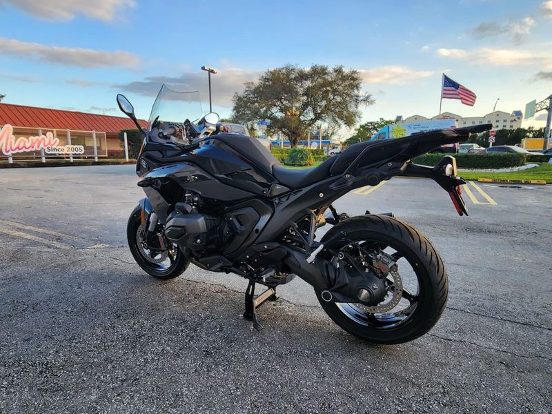 2026 BMW R 1300 RSImage 6