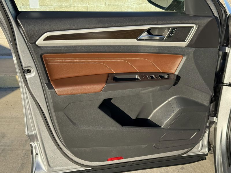 Used 2022 Volkswagen Atlas 2.0T SE w/TechnologyImage 14